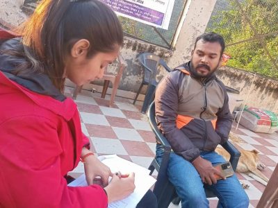 Kanika interacting with Trainer
